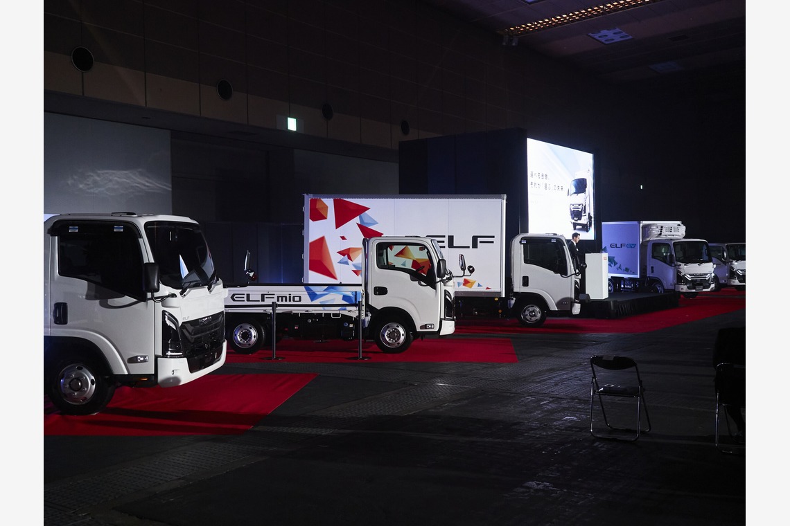 kiharu&photoが撮影した写真のアルバム「イベント撮影【新型ELF発表会】」