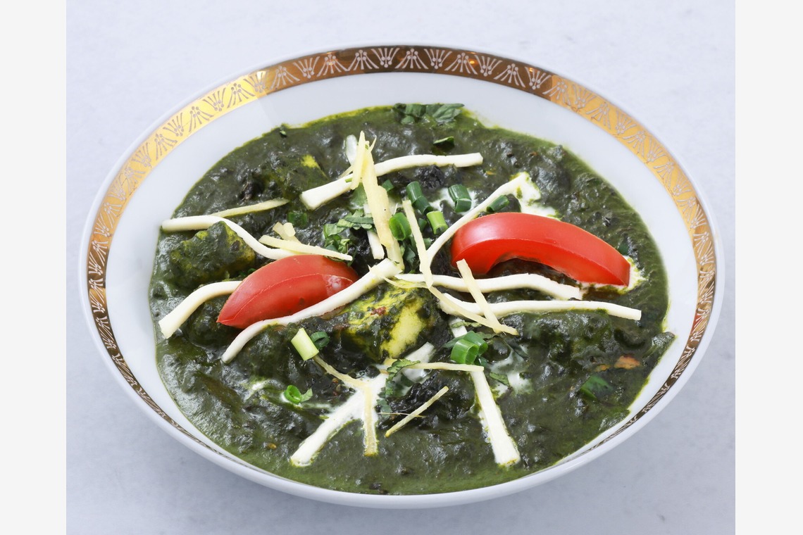 森安　照が撮影した「インド料理メニュー　カレー・ビリヤニ・ナン・チーズナン・チキン・サモサ・ビリヤニ」の写真