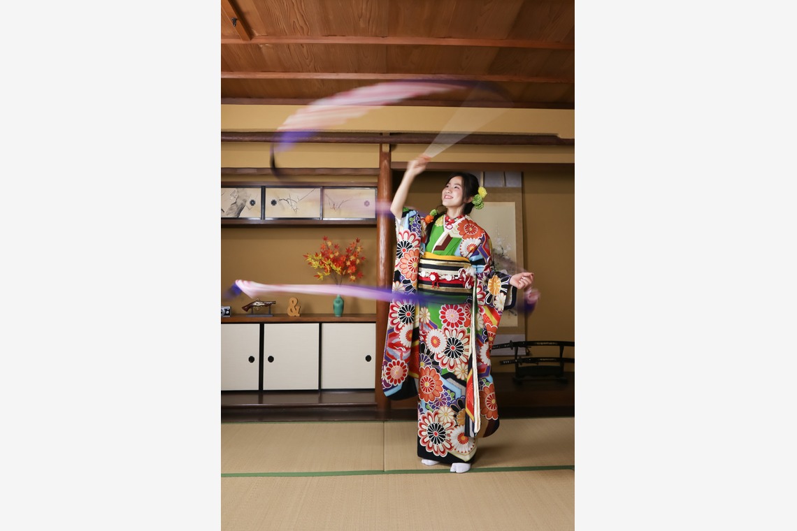 スマイルハンターが出張撮影した家族写真(キッズ,ベビーフォト)などが写った「成人式フォト」の家族写真