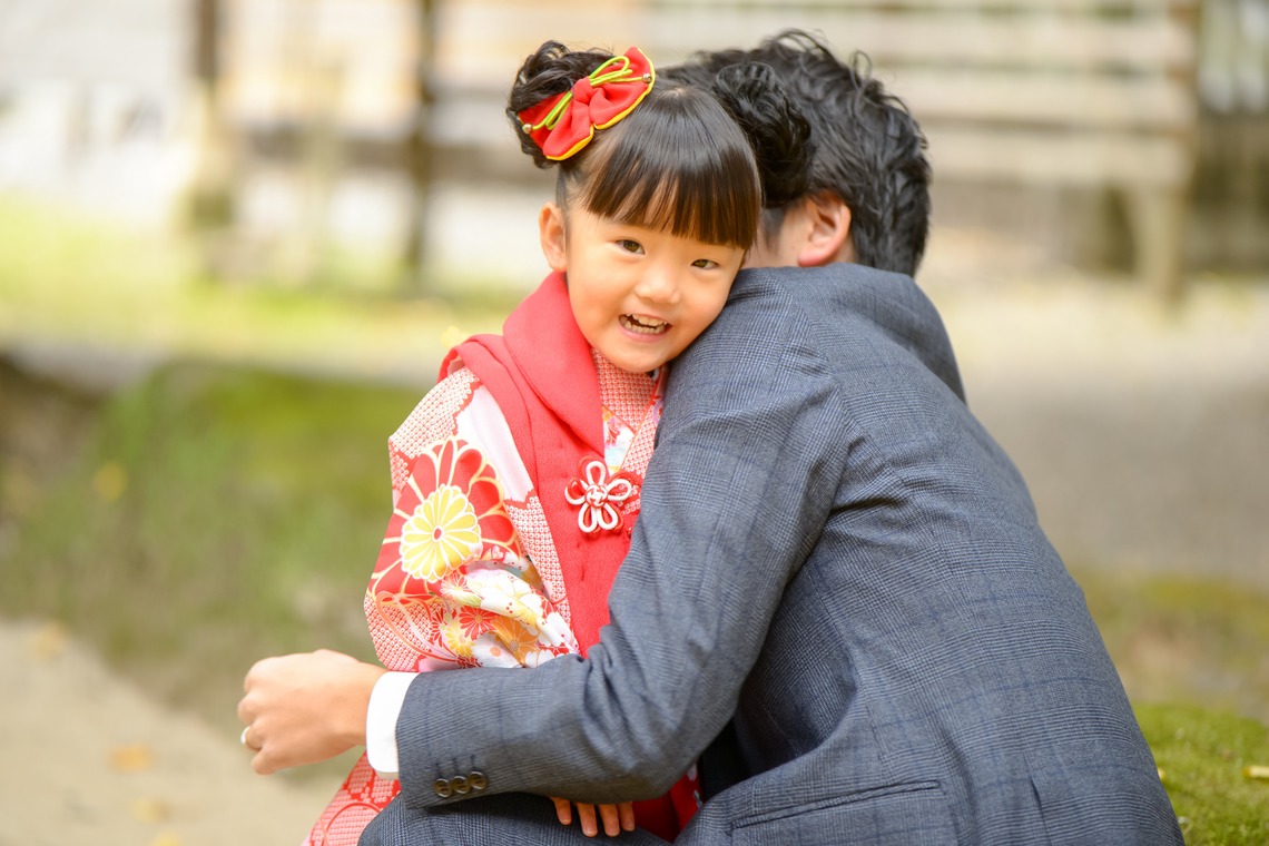 photograph K STYLEが出張撮影した家族写真(キッズ,ベビーフォト)などが写った「仲良し兄妹の七五三」の家族写真