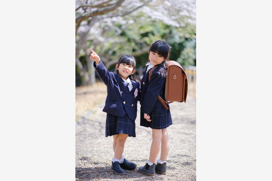 高夏写真店が出張撮影した家族写真(キッズ,ベビーフォト)などが写った「卒園・入学記念の写真」の家族写真