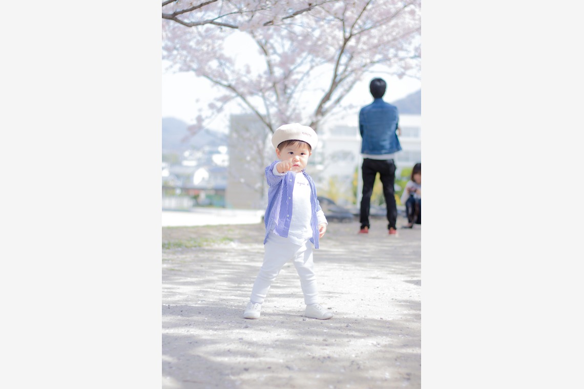 ゆのみふぉとが撮影した家族写真の出張撮影のアルバム「桜とお写真」