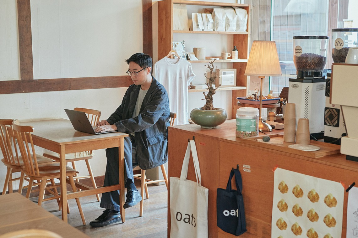 倉木ノエルが撮影した「ポートレート広告」の写真