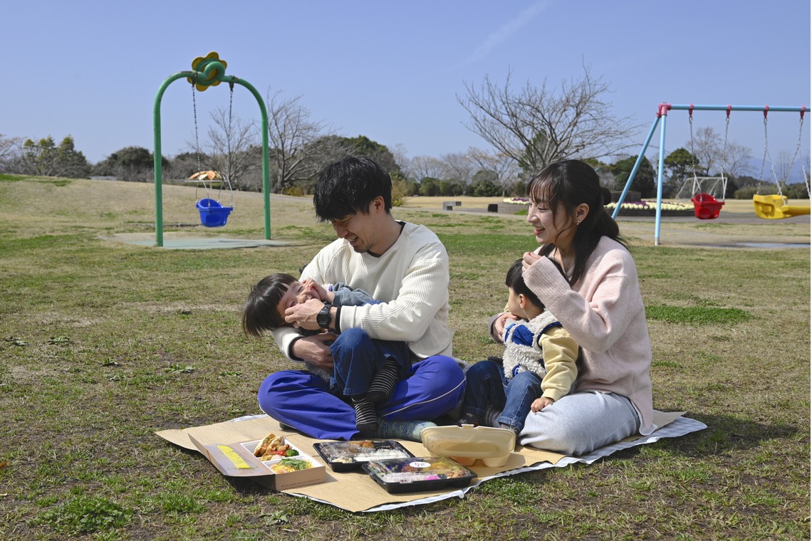 小野和也が撮影した写真のアルバム「家族みんなでピクニック」