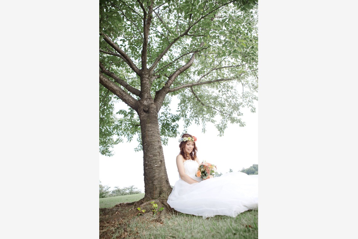 skyward photo film（竹本飛鳥）が撮影した「前撮りドレス」の写真