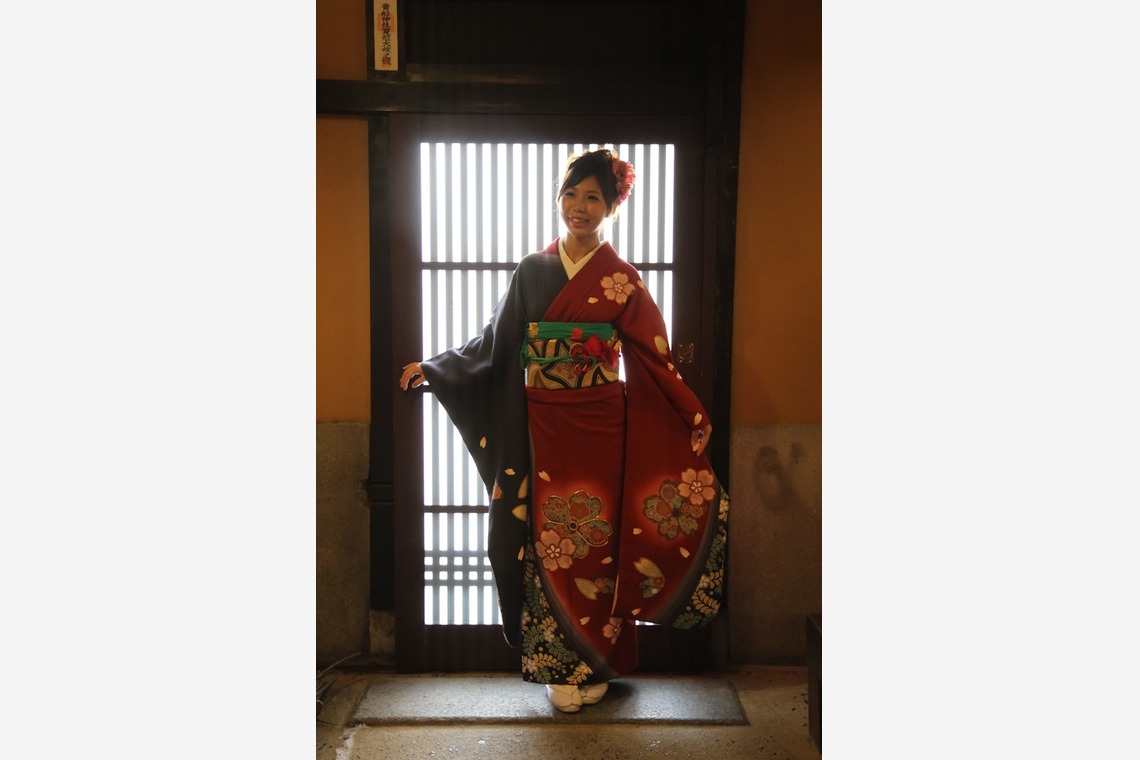 スマイルハンターが出張撮影した家族写真(キッズ,ベビーフォト)などが写った「成人式フォト」の家族写真