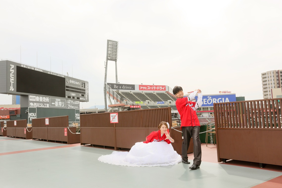 KIKIウェディングが撮影した写真のアルバム「カープと広島城」