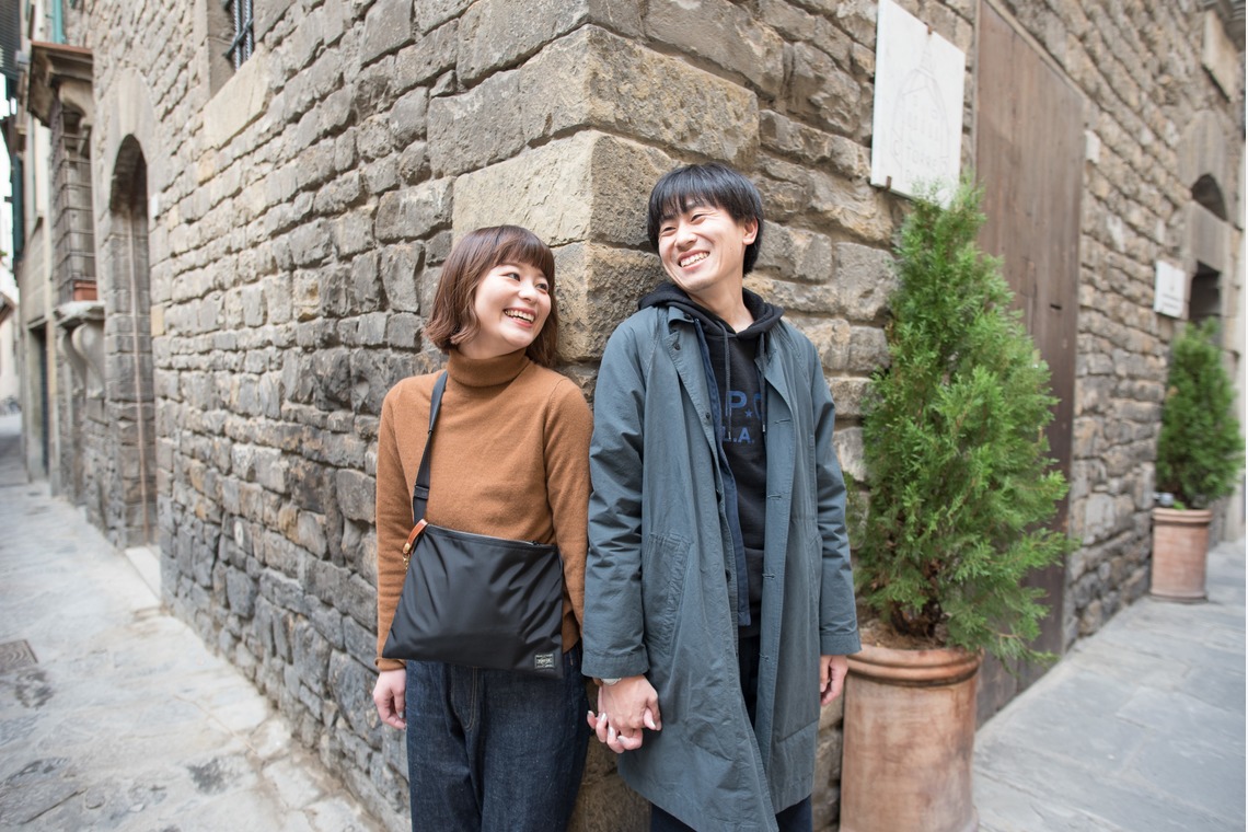 Album of the Honeymoon Photo Shoot taken by MOMO - Florence Casual Photo