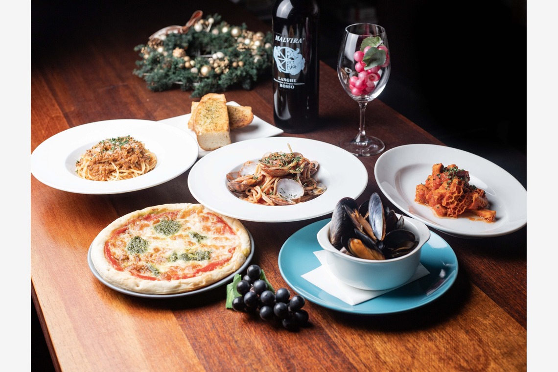 高田鴻平が撮影した写真のアルバム「料理、メニュー撮影 (大阪、京都)」