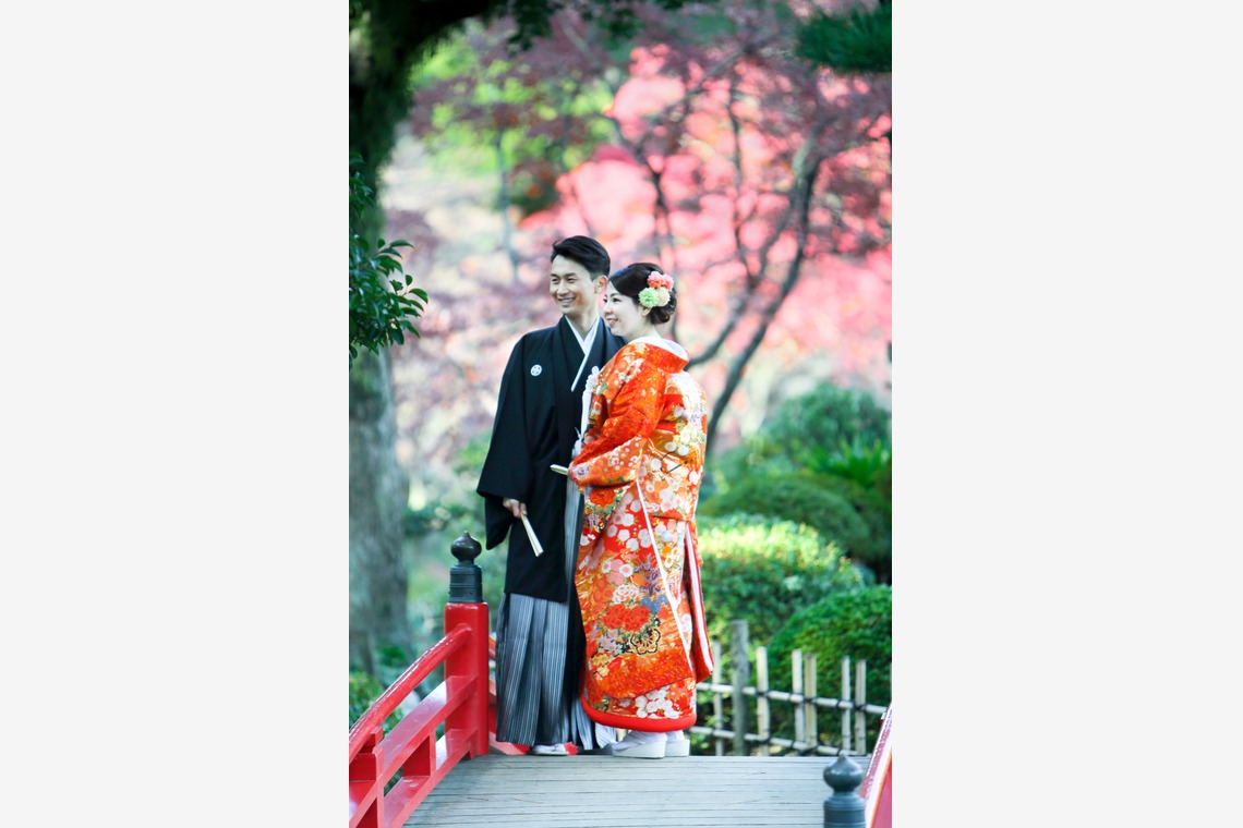 KIKIウェディングが撮影した写真のアルバム「紅葉の和風庭園」