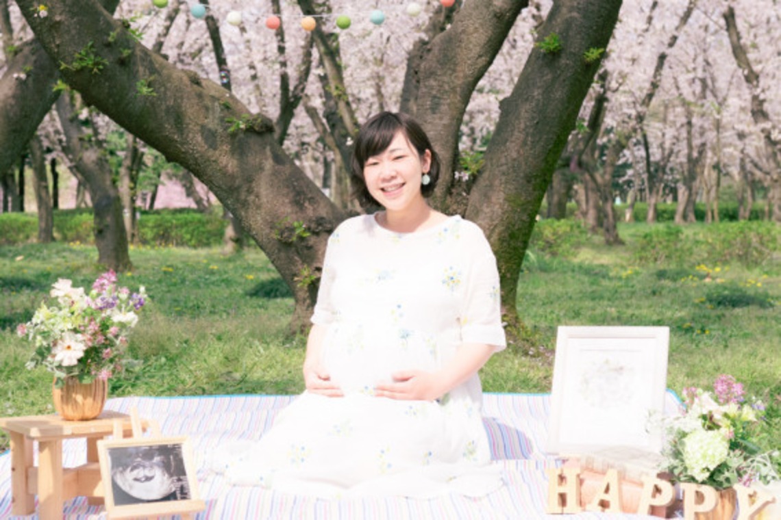 富岡 そよぎが撮影した「桜の季節のマタニティフォト」の写真