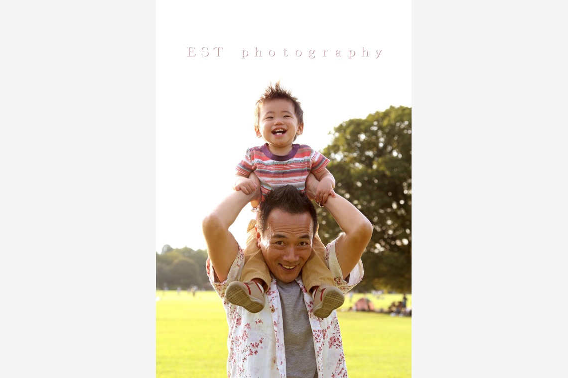 EST photographyが出張撮影した家族写真(キッズ,ベビーフォト)などが写った「フォトギャラリー」の家族写真