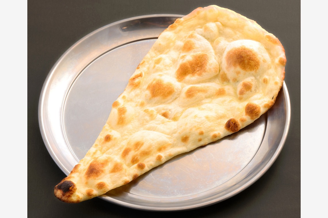 森安　照が撮影した「インド料理メニュー　カレー・ビリヤニ・ナン・チーズナン・チキン・サモサ・ビリヤニ」の写真