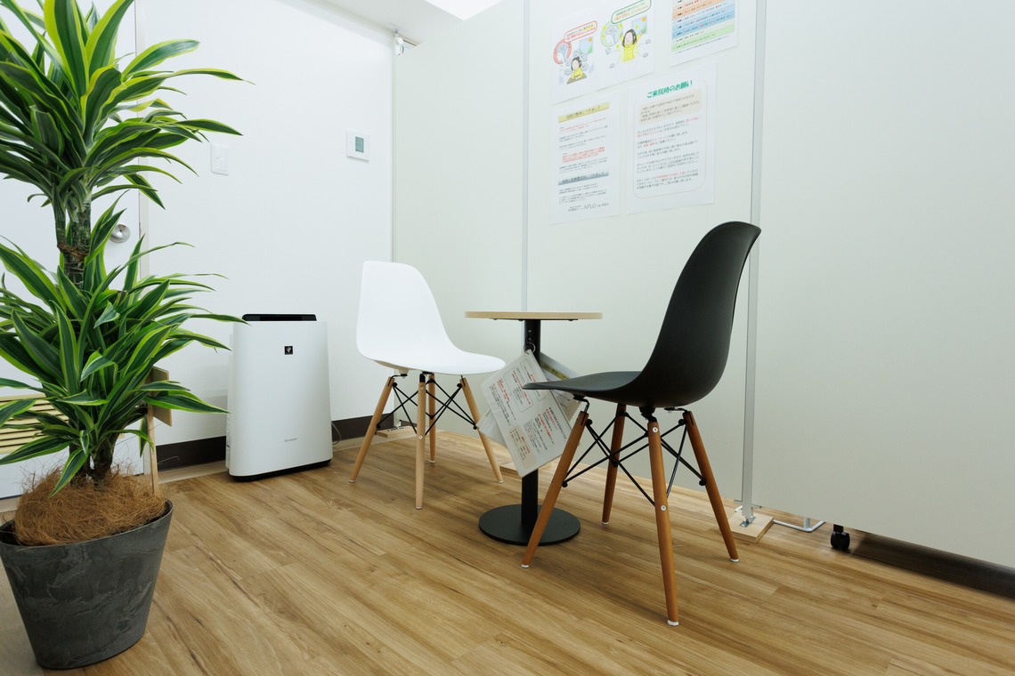 松井シンジが撮影した写真のアルバム「ビューティー・整体・ジム」