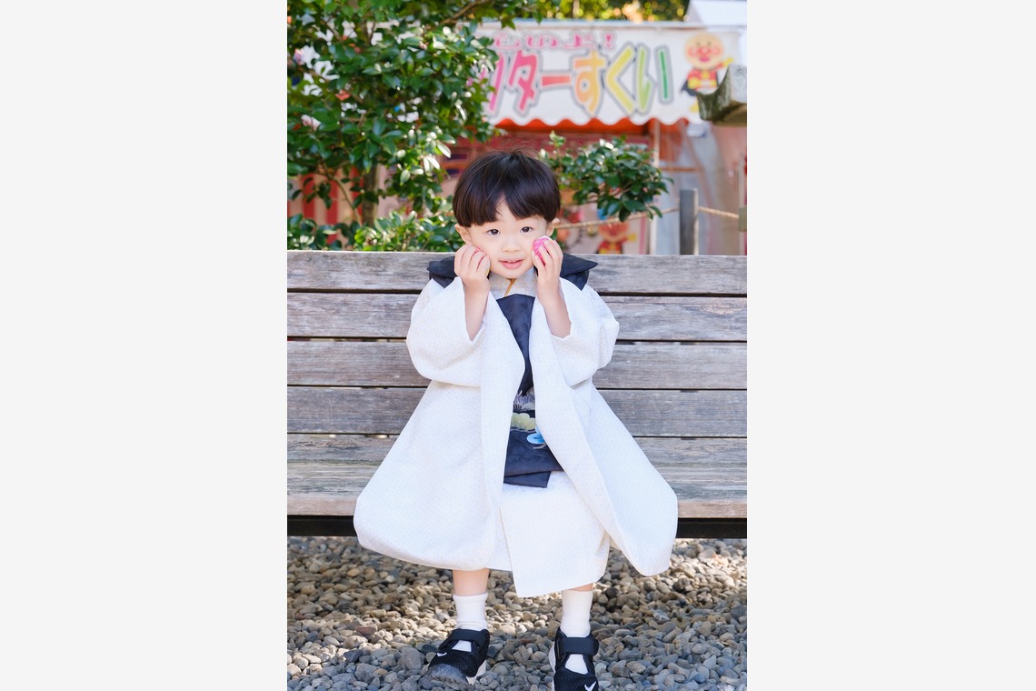 高夏写真店が出張撮影した家族写真(キッズ,ベビーフォト)などが写った「七五三の撮影」の家族写真