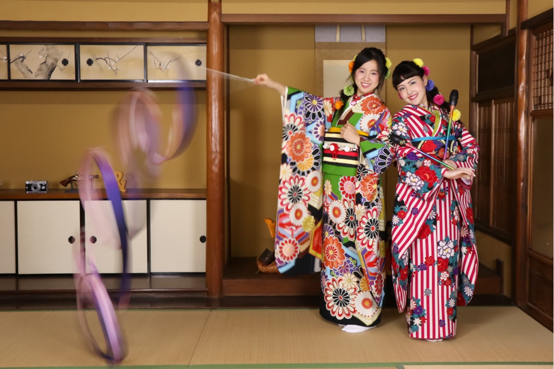 スマイルハンターが出張撮影した家族写真(キッズ,ベビーフォト)などが写った「成人式フォト」の家族写真