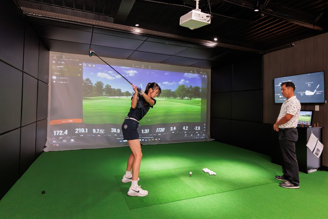 イトウ　ノブミチが撮影した「インドアゴルフ練習場撮影例_01」の写真