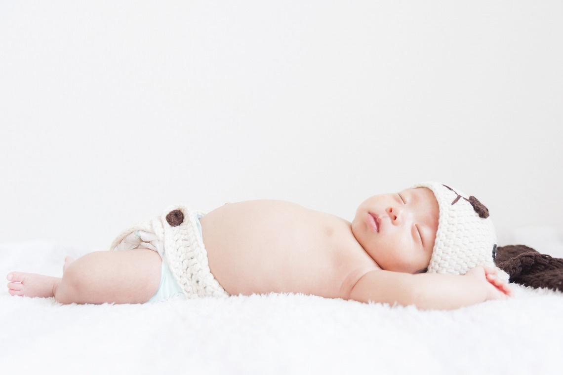 24to Produceが出張撮影した家族写真(キッズ,ベビーフォト)などが写った「ニューボーンフォト」の家族写真