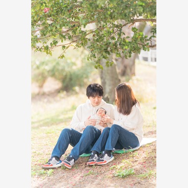 池田廉が出張撮影した「公園にて」の家族写真