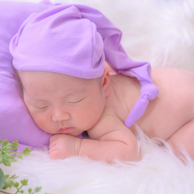 まんまるフォトが出張撮影した「ニューボーンフォト」の家族写真