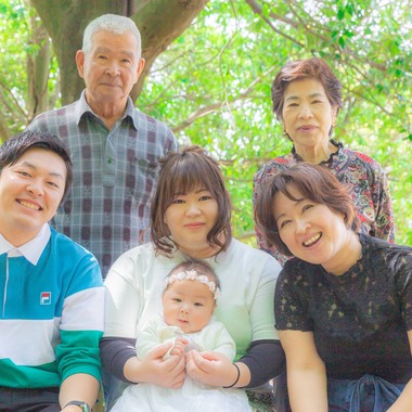 原田悠資が撮影した「初夏の公園での家族写真」の写真