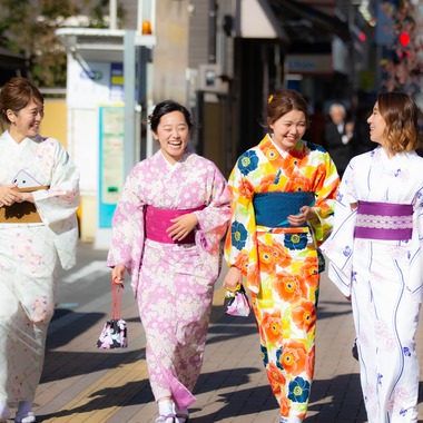 T.Matsumuraが出張撮影した「卒業旅行（着物）」の家族写真