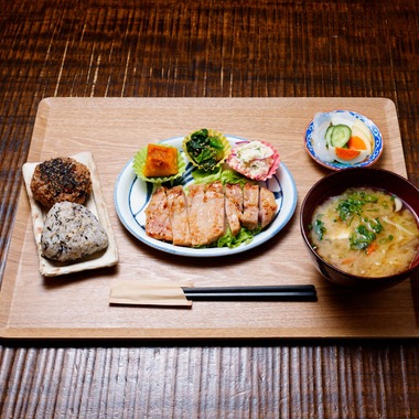 遠藤雄介・JEADO Worksが撮影した「定食屋 味噌五郎でフード撮影を行いました。」の写真