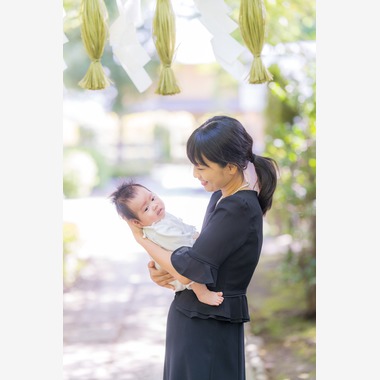 N2Photoが出張撮影した「お宮参り撮影事例」の家族写真