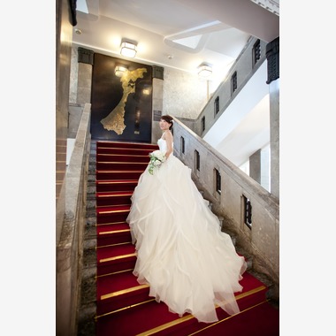 skyward photo film（竹本飛鳥）が撮影した「前撮りドレス」のウェディングフォト