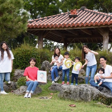 Avenir（山宮 敏明）が撮影した「お祝いの家族写真」の写真