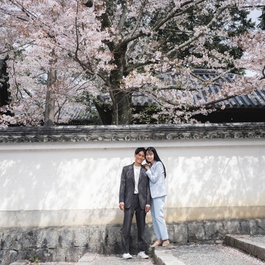 Photo taken by Kanae Suzuki - Couple photo in Kyoto with cherry blossoms in full bloom