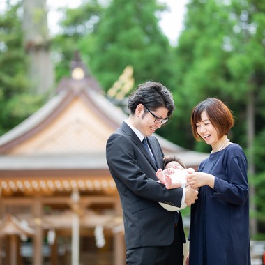 Photo Project PHOTO-ONが出張撮影した「宮参りでの撮影サンプル」の家族写真