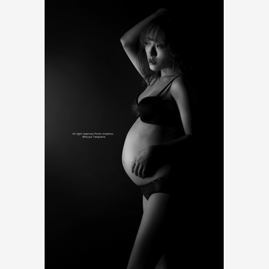 Photo Graphico 株式会社 PGクリエイトが撮影した「アーティスティックなマタニティフォト」の写真