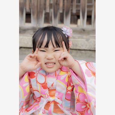 大阪フォトファクトリーが出張撮影した「七五三/子ども着物」の家族写真