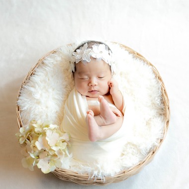 隈元智子が撮影した「新生児」の写真