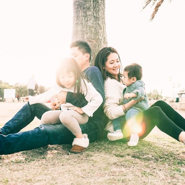 佐多　杏介が出張撮影した「ビーチサイドで自然な家族写真」の家族写真