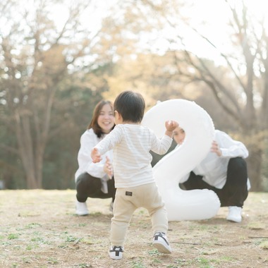 近藤碧が出張撮影した「2歳のお誕生日」の家族写真