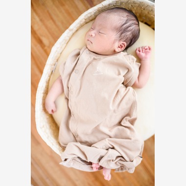 waka photoが出張撮影した「ニューボーンフォト」の家族写真