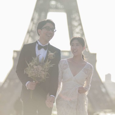 Photo taken by Petite Nao Photography - Photo-wedding in Paris - fall version