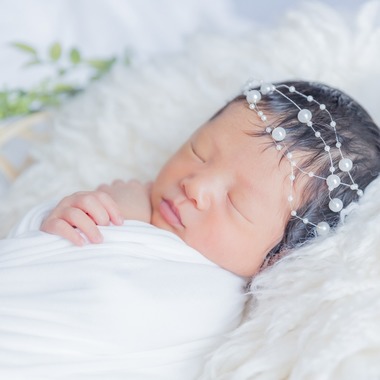 村井 智久が撮影した「ニューボーンフォト」の写真