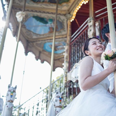 Photo taken by Petite Nao Photography - Photowedding in Paris (Eiffel Tower, Bir-Hakeim Bridge, Louvre Museum, Palais Royal)