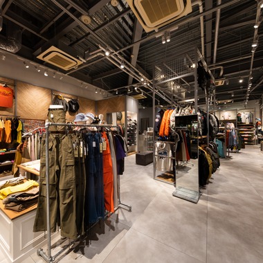 井下良治写真事務所が撮影した「店舗　住宅」の写真