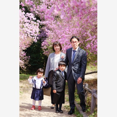 高夏写真店が出張撮影した「卒園・入学記念の写真」の家族写真