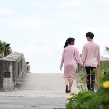 Avenir（山宮 敏明）が撮影した「ビーチでカップルフォト」の写真