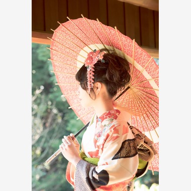 富岡 そよぎが出張撮影した「日本庭園、和室での成人式撮影」の家族写真