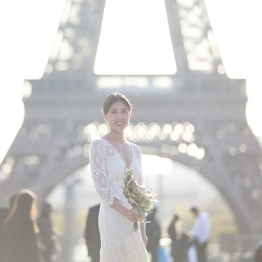 Photo taken by Petite Nao Photography - Photo-wedding in Paris - fall version