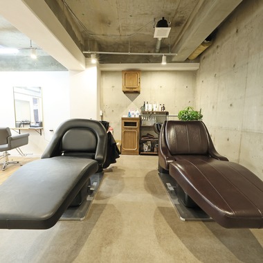 天野康弘が撮影した「ヘアサロン」の写真