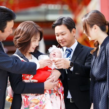 中井企画が出張撮影した「お宮参り」の家族写真