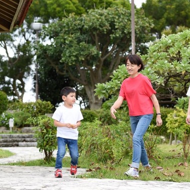 Avenir（山宮 敏明）が撮影した「お祝いの家族写真」の写真