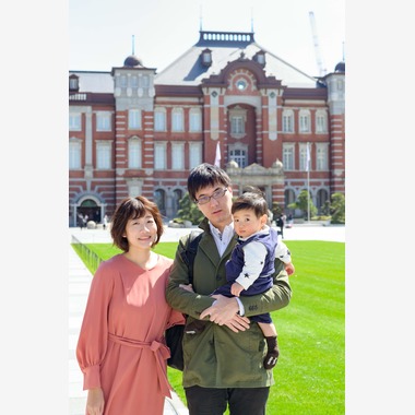 曽川拓哉が撮影した「東京駅での家族写真」の写真